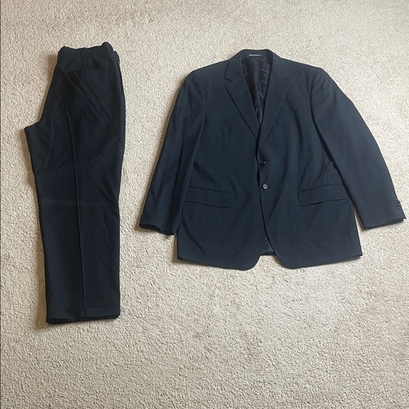Elegant Men's Dark Blue/Black Suit - Picture 1 of 9